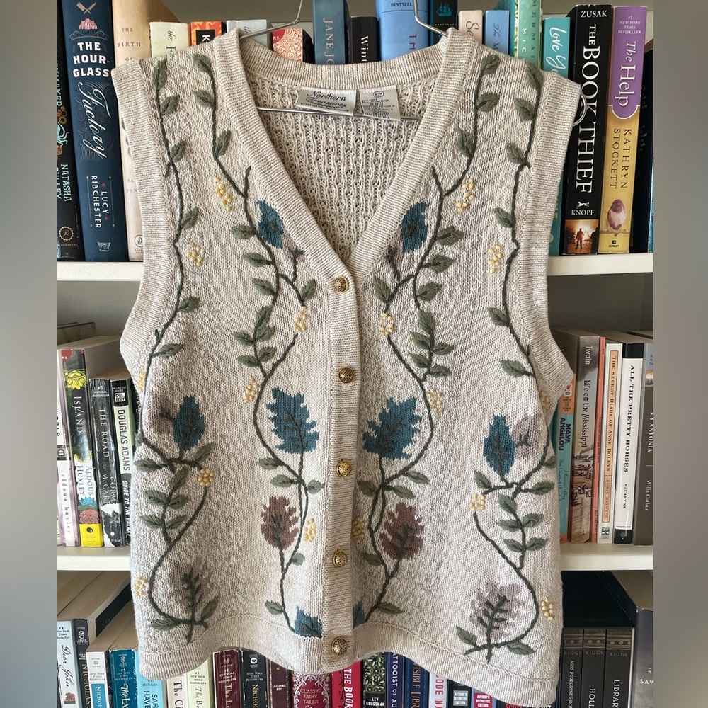 Vintage cream cotton leaf pattern cottagecore granny sweater vest